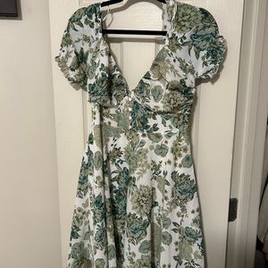 Botanical green dress 💗